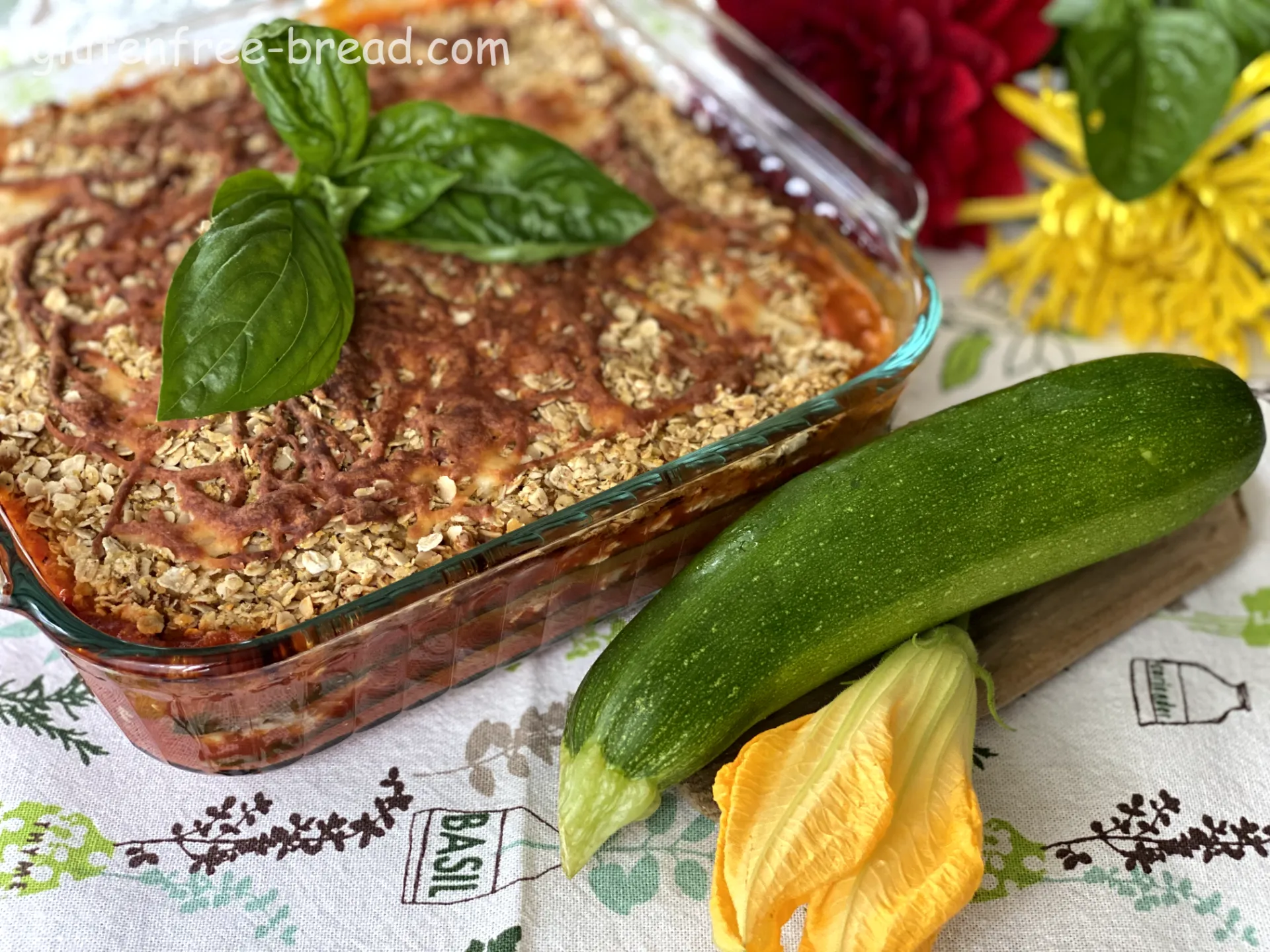 Recipe description:<br> This delightful and speedy zucchini lasagna is ideal for a busy evening. Low in carbs and gluten-free, it offers a healthy dose of fiber from fresh zucchini and is lighter than traditional pasta lasagna. With its savory flavors, it's reminiscent of a delicious pizza.